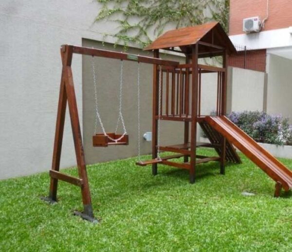 Mangrullo con Juegos y Pórtico con Dos Hamacas Techada - Image 2