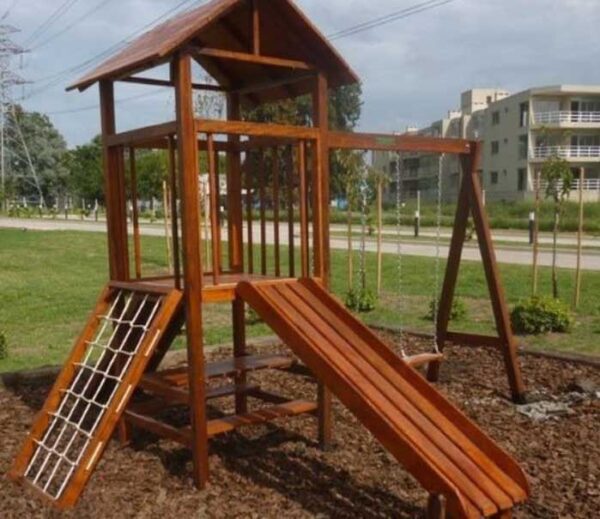 Mangrullo con Juegos y Pórtico con Dos Hamacas Techada - Image 3